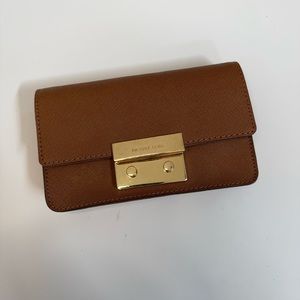 Michael Kors Sloan Chain Clutch - Crossbody